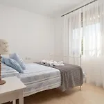 Villa Exclusiva En Primera Linea De Playa En Alcudia Con Jacuzzi
