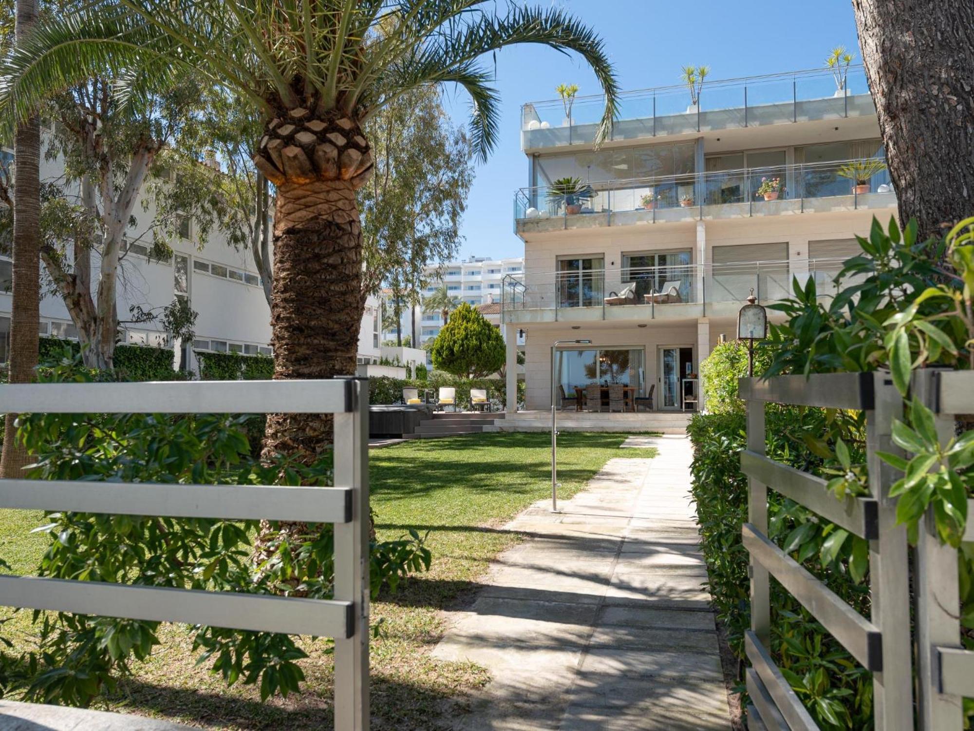 Exclusiva En Primera Linea De Playa En Con Jacuzzi * Alcúdia