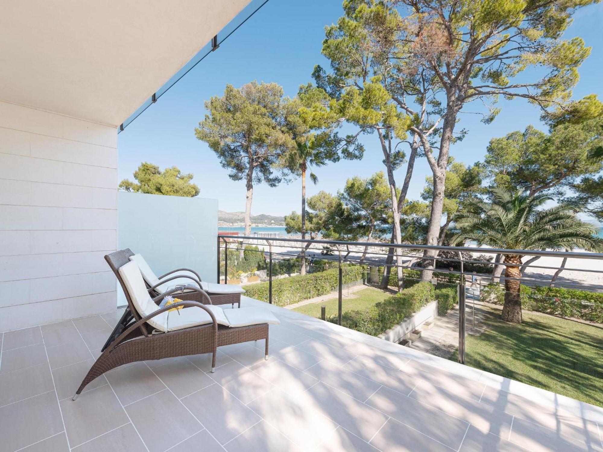 Ferienhaus Exclusiva En Primera Linea De Playa En Con Jacuzzi