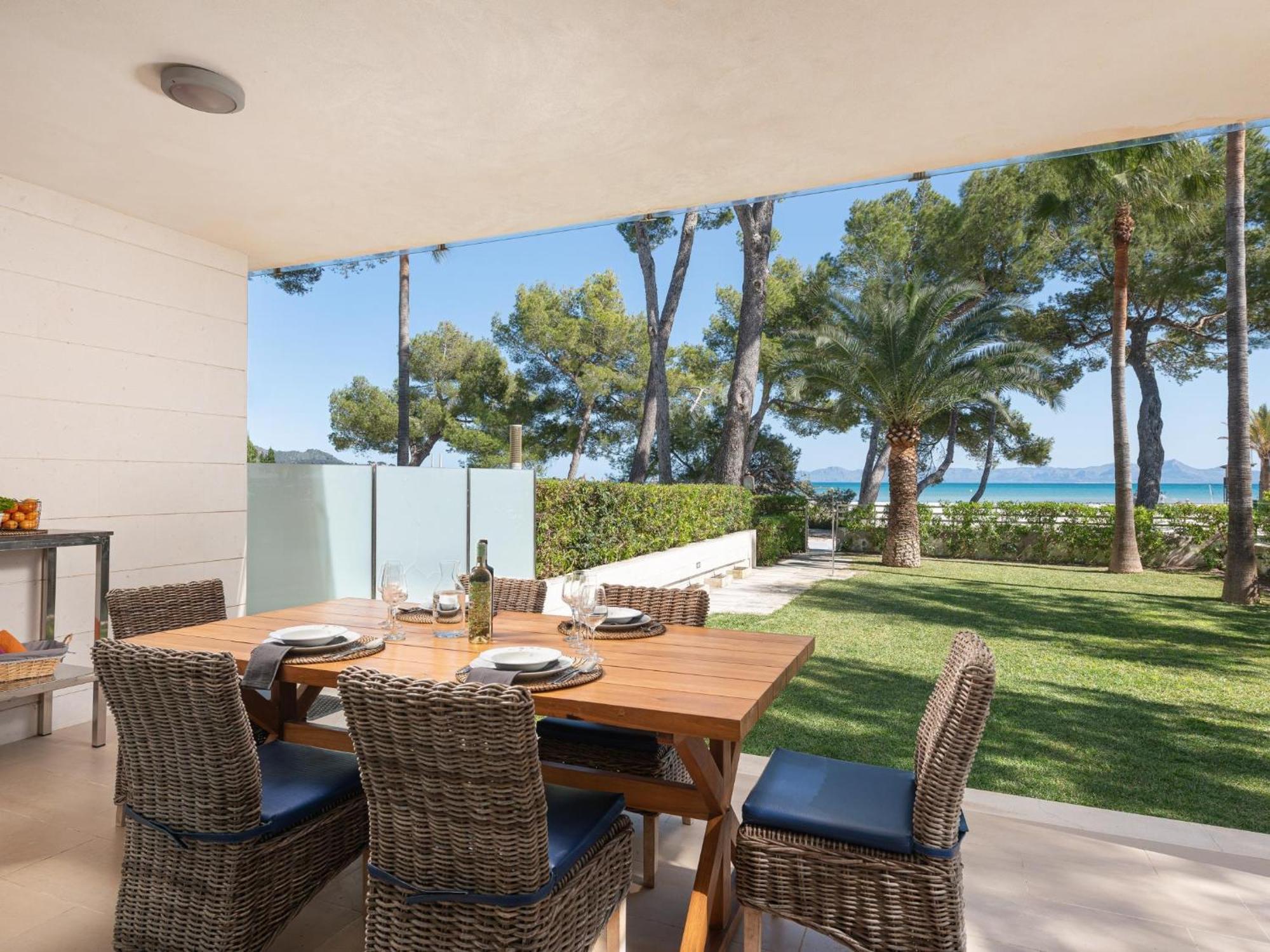 Exclusiva En Primera Linea De Playa En Con Jacuzzi * Alcúdia